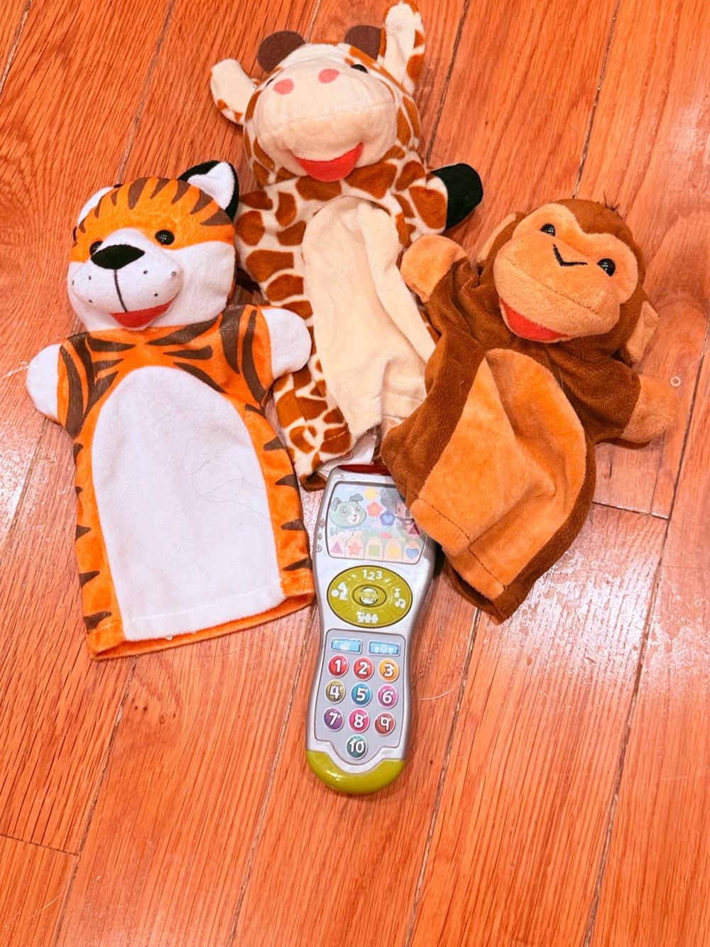 Animal Puppet Playset with Interactive Bilingual Toy Phone